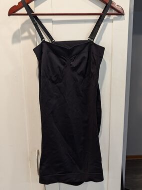 F.I.T. Figure Improving Technology Black Shaping Slip - Size M - Style 381699 -